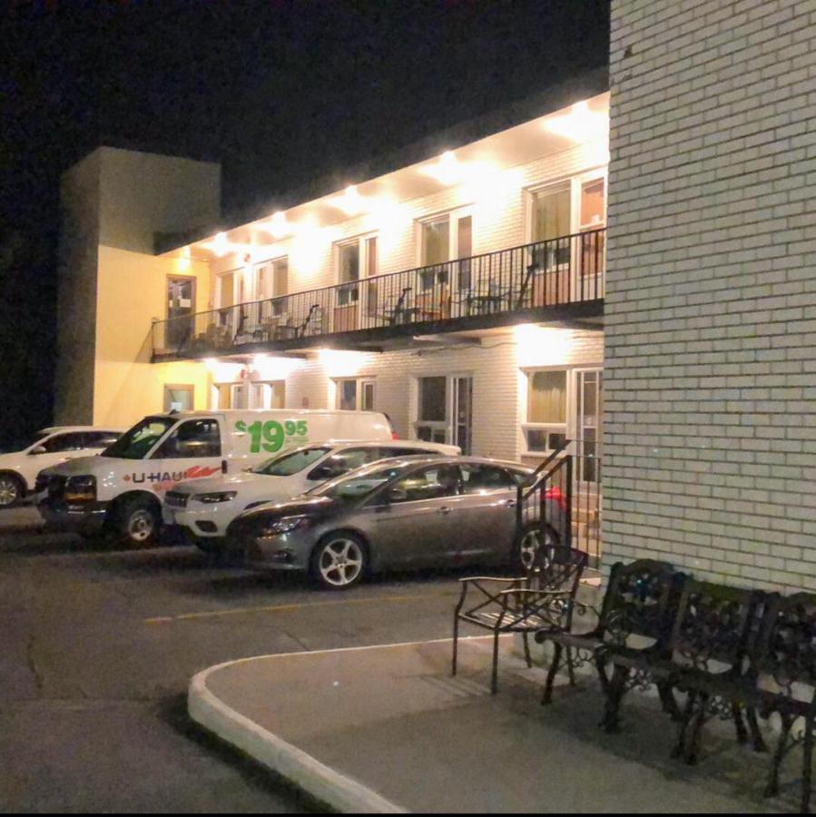Traveller'S Motel Парри-Саунд Экстерьер фото